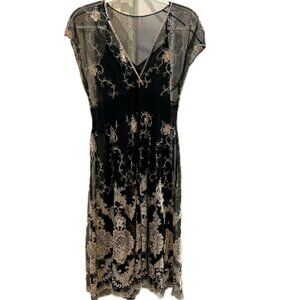 Black Dress Shin-length